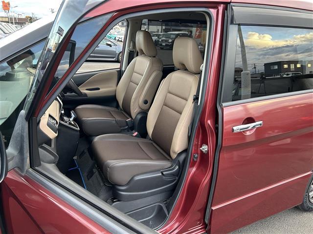 セレナ e-パワー ハイウェイスターV プロパイロット セーフティパックB プレミアムインテリア 純正フリップダウンモニター 純正9インチナビ アラウンドビューモニター インテリジェントルームミラー シートヒーター 両側電動スライドドア(29枚目)