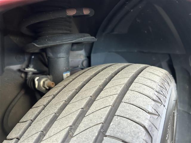 セレナ e-パワー ハイウェイスターV プロパイロット セーフティパックB プレミアムインテリア 純正フリップダウンモニター 純正9インチナビ アラウンドビューモニター インテリジェントルームミラー シートヒーター 両側電動スライドドア(43枚目)