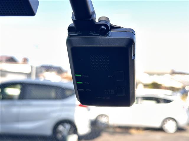 ＷＲ－Ｖ Ｚ＋　ホンダセンシング　アダプティブクルーズコントロール　純正ディスプレイオーディオ　バックカメラ　純正ドライブレコーダー　ＥＴＣ　コーナーセンサー　パドルシフト　ハーフレザーシート　オートハイビーム（6枚目）