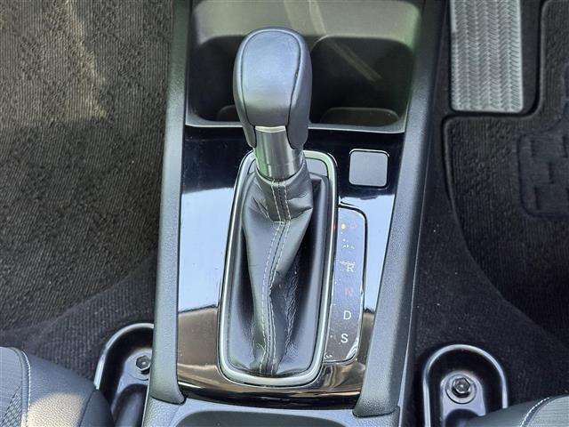 ＷＲ－Ｖ Ｚ＋　ホンダセンシング　アダプティブクルーズコントロール　純正ディスプレイオーディオ　バックカメラ　純正ドライブレコーダー　ＥＴＣ　コーナーセンサー　パドルシフト　ハーフレザーシート　オートハイビーム（13枚目）