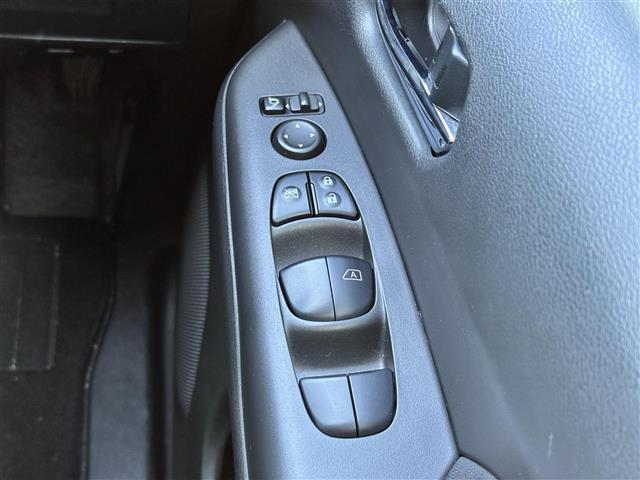 セレナ ハイウェイスター　Ｖセレクション　ワンオーナー　エマージェンシーブレーキ　純正ナビ　ＣＤ／ＤＶＤ／Ｂｌｕｅｔｏｏｔｈ／フルセグＴＶ　バックカメラ　両側パワースライドドドア　純正１６インチＡＷ　社外ＧＰＳレーダー　クルーズコントロール（13枚目）