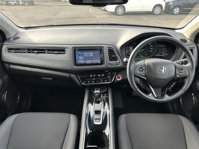 ヴェゼル ハイブリッドＸ・ホンダセンシング　ホンダセンシング　アダプティブクルーズコントロール　純正ナビ　バックカメラ　ＥＴＣ　ドライブレコーダー　純正エンジンスターター　ＬＥＤヘッドランプ　純正１６インチアルミホイール　フォグランプ（3枚目）