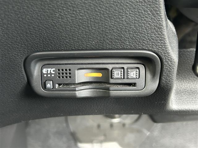 ヴェゼル ハイブリッドＸ・ホンダセンシング　ホンダセンシング　アダプティブクルーズコントロール　純正ナビ　バックカメラ　ＥＴＣ　ドライブレコーダー　純正エンジンスターター　ＬＥＤヘッドランプ　純正１６インチアルミホイール　フォグランプ（6枚目）