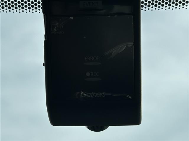 ヴェゼル ハイブリッドＸ・ホンダセンシング　ホンダセンシング　アダプティブクルーズコントロール　純正ナビ　バックカメラ　ＥＴＣ　ドライブレコーダー　純正エンジンスターター　ＬＥＤヘッドランプ　純正１６インチアルミホイール　フォグランプ（7枚目）