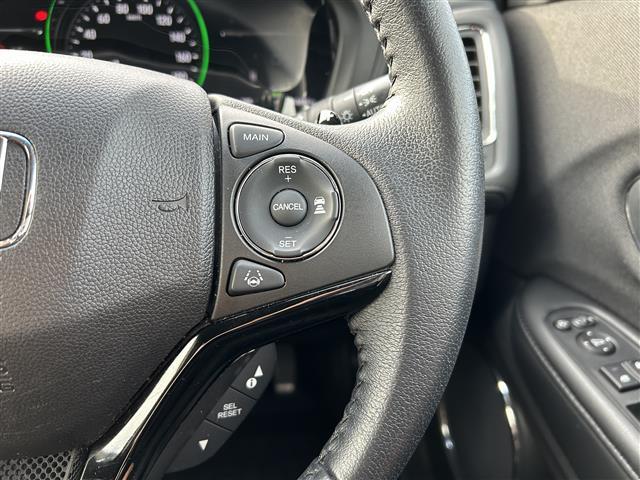 ヴェゼル ハイブリッドＸ・ホンダセンシング　ホンダセンシング　アダプティブクルーズコントロール　純正ナビ　バックカメラ　ＥＴＣ　ドライブレコーダー　純正エンジンスターター　ＬＥＤヘッドランプ　純正１６インチアルミホイール　フォグランプ（10枚目）