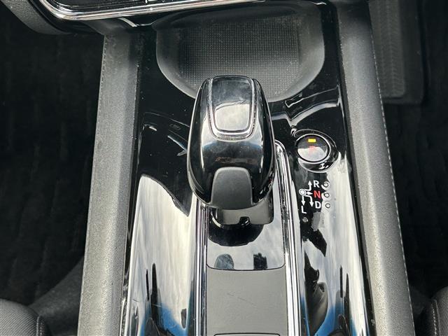 ヴェゼル ハイブリッドＸ・ホンダセンシング　ホンダセンシング　アダプティブクルーズコントロール　純正ナビ　バックカメラ　ＥＴＣ　ドライブレコーダー　純正エンジンスターター　ＬＥＤヘッドランプ　純正１６インチアルミホイール　フォグランプ（13枚目）