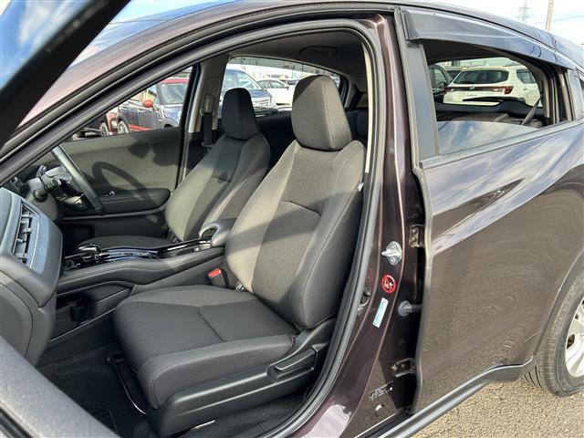 ヴェゼル ハイブリッドＸ・ホンダセンシング　ホンダセンシング　アダプティブクルーズコントロール　純正ナビ　バックカメラ　ＥＴＣ　ドライブレコーダー　純正エンジンスターター　ＬＥＤヘッドランプ　純正１６インチアルミホイール　フォグランプ（29枚目）