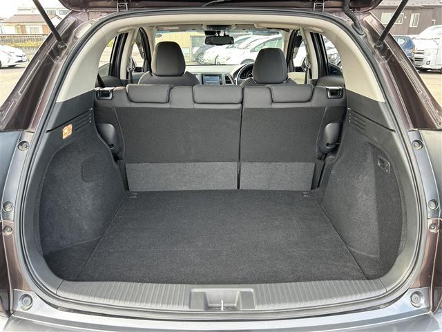 ヴェゼル ハイブリッドＸ・ホンダセンシング　ホンダセンシング　アダプティブクルーズコントロール　純正ナビ　バックカメラ　ＥＴＣ　ドライブレコーダー　純正エンジンスターター　ＬＥＤヘッドランプ　純正１６インチアルミホイール　フォグランプ（33枚目）