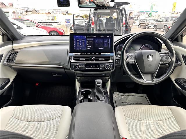 クラウンハイブリッド ＲＳアドバンス　モデリスタフルエアロ　セーフティパッケージプラス　セーフティセンス　レーダークルーズコントロール　ＢＳＭ　パノラミックビューモニター　純正１２．３インチナビ　デジタルインナーミラー　白革シート　ＥＴＣ（3枚目）