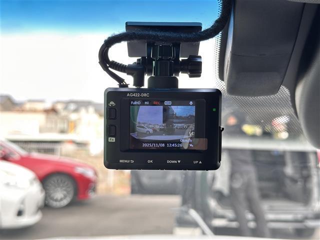 クラウンハイブリッド ＲＳアドバンス　モデリスタフルエアロ　セーフティパッケージプラス　セーフティセンス　レーダークルーズコントロール　ＢＳＭ　パノラミックビューモニター　純正１２．３インチナビ　デジタルインナーミラー　白革シート　ＥＴＣ（7枚目）