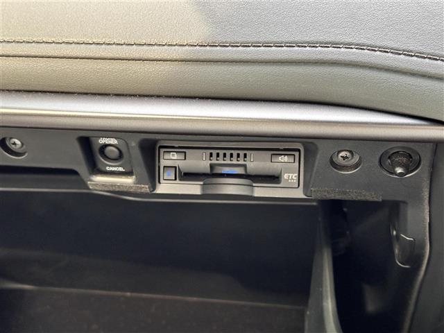 クラウンハイブリッド ＲＳアドバンス　モデリスタフルエアロ　セーフティパッケージプラス　セーフティセンス　レーダークルーズコントロール　ＢＳＭ　パノラミックビューモニター　純正１２．３インチナビ　デジタルインナーミラー　白革シート　ＥＴＣ（12枚目）