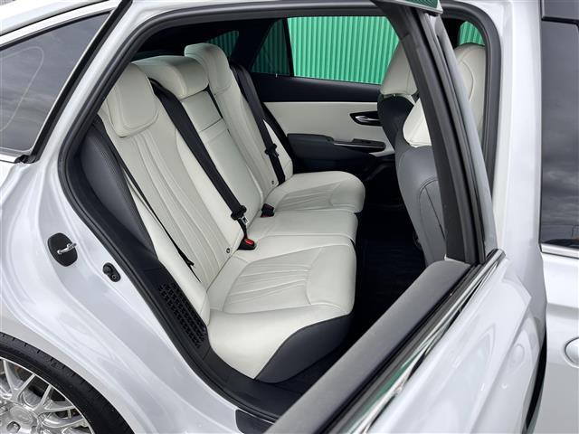 クラウンハイブリッド ＲＳアドバンス　モデリスタフルエアロ　セーフティパッケージプラス　セーフティセンス　レーダークルーズコントロール　ＢＳＭ　パノラミックビューモニター　純正１２．３インチナビ　デジタルインナーミラー　白革シート　ＥＴＣ（15枚目）