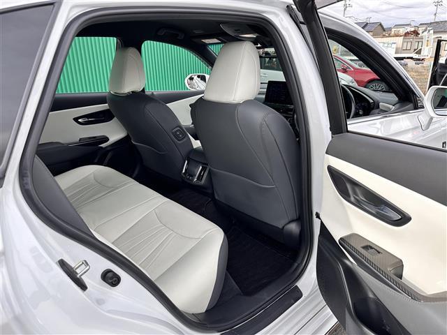 クラウンハイブリッド ＲＳアドバンス　モデリスタフルエアロ　セーフティパッケージプラス　セーフティセンス　レーダークルーズコントロール　ＢＳＭ　パノラミックビューモニター　純正１２．３インチナビ　デジタルインナーミラー　白革シート　ＥＴＣ（29枚目）