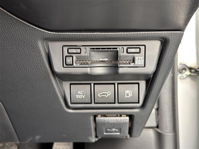 プリウス Ｚ　モデリスタエアロ　寒冷地仕様　セーフティセンス　アドバストパーク　レーダークルーズコントロール　１２．３インチディスプレイオーディオ　パノラミックビューモニター　ＥＴＣ　ワイヤレス充電　本革シート（7枚目）