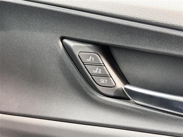 プリウス Ｚ　モデリスタエアロ　寒冷地仕様　セーフティセンス　アドバストパーク　レーダークルーズコントロール　１２．３インチディスプレイオーディオ　パノラミックビューモニター　ＥＴＣ　ワイヤレス充電　本革シート（13枚目）