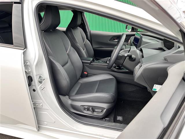 プリウス Ｚ　モデリスタエアロ　寒冷地仕様　セーフティセンス　アドバストパーク　レーダークルーズコントロール　１２．３インチディスプレイオーディオ　パノラミックビューモニター　ＥＴＣ　ワイヤレス充電　本革シート（14枚目）