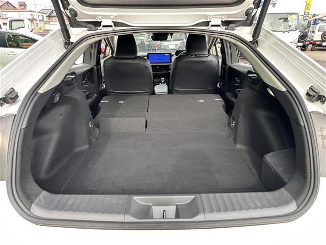 プリウス Ｚ　モデリスタエアロ　寒冷地仕様　セーフティセンス　アドバストパーク　レーダークルーズコントロール　１２．３インチディスプレイオーディオ　パノラミックビューモニター　ＥＴＣ　ワイヤレス充電　本革シート（16枚目）