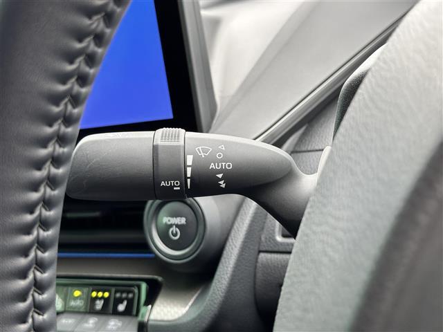 プリウス Ｚ　モデリスタエアロ　寒冷地仕様　セーフティセンス　アドバストパーク　レーダークルーズコントロール　１２．３インチディスプレイオーディオ　パノラミックビューモニター　ＥＴＣ　ワイヤレス充電　本革シート（22枚目）