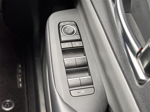 プリウス Ｚ　モデリスタエアロ　寒冷地仕様　セーフティセンス　アドバストパーク　レーダークルーズコントロール　１２．３インチディスプレイオーディオ　パノラミックビューモニター　ＥＴＣ　ワイヤレス充電　本革シート（25枚目）