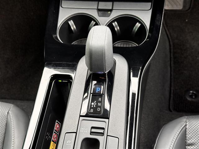 プリウス Ｚ　モデリスタエアロ　寒冷地仕様　セーフティセンス　アドバストパーク　レーダークルーズコントロール　１２．３インチディスプレイオーディオ　パノラミックビューモニター　ＥＴＣ　ワイヤレス充電　本革シート（26枚目）