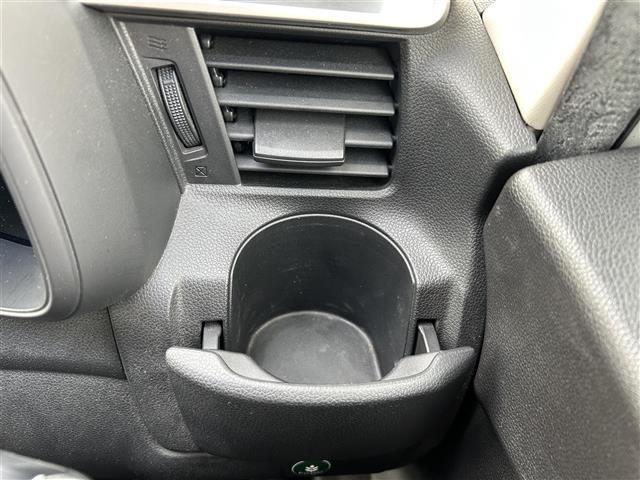 フィットハイブリッド Ｆパッケージ（2枚目）