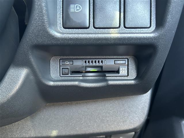 ハイエースバン スーパーGL ダークプライムII 4WD ワンオーナー モデリスタエアロ プリクラッシュセーフティ レーンディパーチャーアラート オートマチックハイビーム パーキングサポートブレーキ 社外ナビ バックカメラ ETC AC100V電源(6枚目)