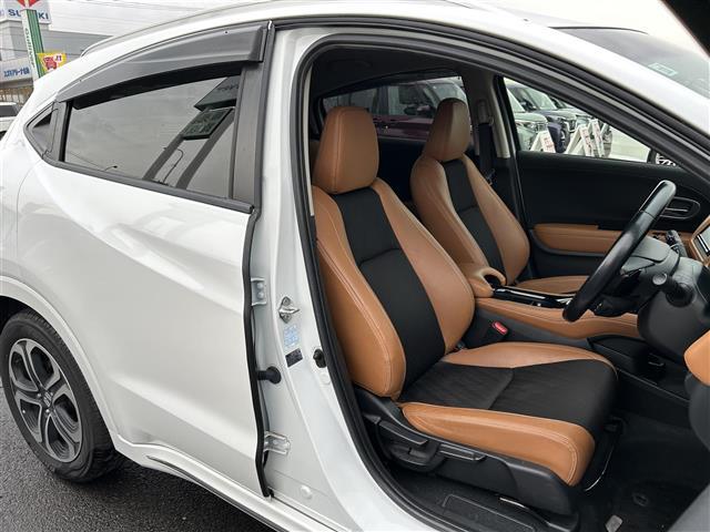 ヴェゼル ハイブリッドＺ・ホンダセンシング　ワンオーナー　ホンダセンシング　アダプティブクルーズコントロール　純正ナビ　バックカメラ　ＥＴＣ　ドライブレコーダー　シートヒーター　ハーフレザーシート　ルーフレール　純正１７インチＡＷ　ＬＥＤライト（14枚目）