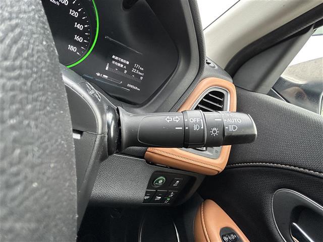 ヴェゼル ハイブリッドＺ・ホンダセンシング　ワンオーナー　ホンダセンシング　アダプティブクルーズコントロール　純正ナビ　バックカメラ　ＥＴＣ　ドライブレコーダー　シートヒーター　ハーフレザーシート　ルーフレール　純正１７インチＡＷ　ＬＥＤライト（23枚目）