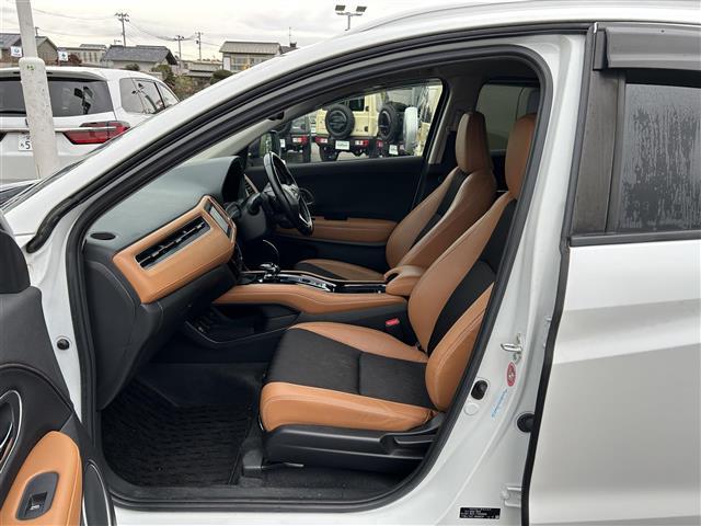 ヴェゼル ハイブリッドＺ・ホンダセンシング　ワンオーナー　ホンダセンシング　アダプティブクルーズコントロール　純正ナビ　バックカメラ　ＥＴＣ　ドライブレコーダー　シートヒーター　ハーフレザーシート　ルーフレール　純正１７インチＡＷ　ＬＥＤライト（30枚目）