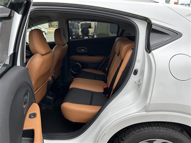 ヴェゼル ハイブリッドＺ・ホンダセンシング　ワンオーナー　ホンダセンシング　アダプティブクルーズコントロール　純正ナビ　バックカメラ　ＥＴＣ　ドライブレコーダー　シートヒーター　ハーフレザーシート　ルーフレール　純正１７インチＡＷ　ＬＥＤライト（31枚目）