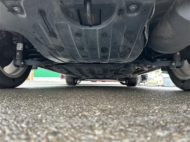 ヴェゼル ハイブリッドＺ・ホンダセンシング　ワンオーナー　ホンダセンシング　アダプティブクルーズコントロール　純正ナビ　バックカメラ　ＥＴＣ　ドライブレコーダー　シートヒーター　ハーフレザーシート　ルーフレール　純正１７インチＡＷ　ＬＥＤライト（42枚目）