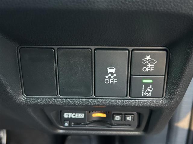 ステップワゴンスパーダ スパーダ　ホンダセンシング　７人乗り　ホンダセンシング　アダプティブクルーズコントロール　純正１０インチナビ　バックカメラ　ＥＴＣ　ドライブレコーダー　両側電動スライドドア　わくわくゲート　ＬＥＤヘッドランプ　純正ＡＷ（7枚目）