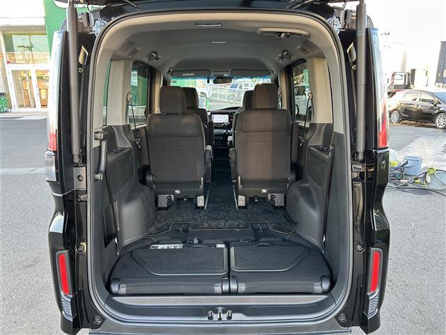 ステップワゴンスパーダ スパーダ　ホンダセンシング　７人乗り　ホンダセンシング　アダプティブクルーズコントロール　純正１０インチナビ　バックカメラ　ＥＴＣ　ドライブレコーダー　両側電動スライドドア　わくわくゲート　ＬＥＤヘッドランプ　純正ＡＷ（16枚目）