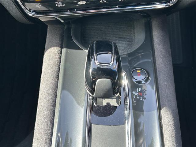 ヴェゼル ハイブリッドＲＳ・ホンダセンシング　ホンダセンシング　アダプティブクルーズコントロール　純正８インチナビ　バックカメラ　ＥＴＣ　ドライブレコーダー　ハーフレザーシート　シートヒーター　コンフォートビューパッケージ　純正１８インチＡＷ（13枚目）