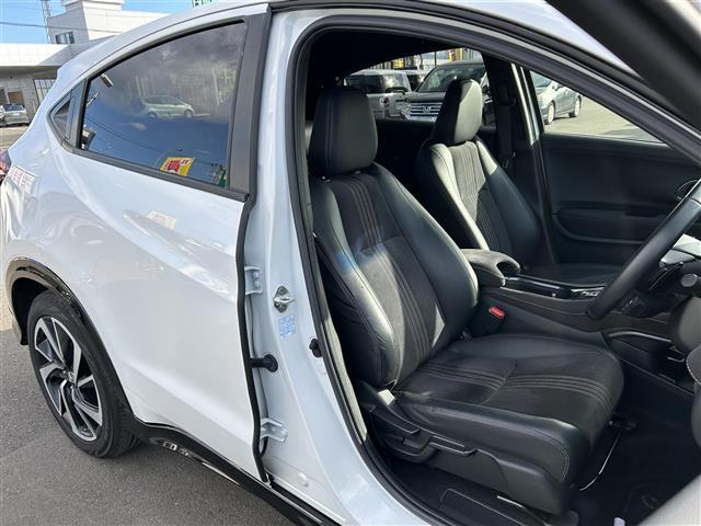 ヴェゼル ハイブリッドＲＳ・ホンダセンシング　ホンダセンシング　アダプティブクルーズコントロール　純正８インチナビ　バックカメラ　ＥＴＣ　ドライブレコーダー　ハーフレザーシート　シートヒーター　コンフォートビューパッケージ　純正１８インチＡＷ（14枚目）