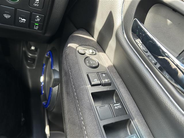 ヴェゼル ハイブリッドＲＳ・ホンダセンシング　ホンダセンシング　アダプティブクルーズコントロール　純正８インチナビ　バックカメラ　ＥＴＣ　ドライブレコーダー　ハーフレザーシート　シートヒーター　コンフォートビューパッケージ　純正１８インチＡＷ（24枚目）