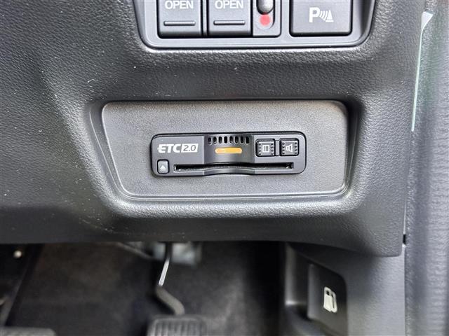 オデッセイハイブリッド ｅ：ＨＥＶアブソルート・ＥＸ　ホンダセンシング　ＢＳＭ　純正１１．６インチフリップダウンモニター　純正１０インチナビ　マルチビューカメラシステム　ＥＴＣ２．０　ドライブレコーダー　ハンズフリーパワーバックドア　両側電動スライドドア（7枚目）