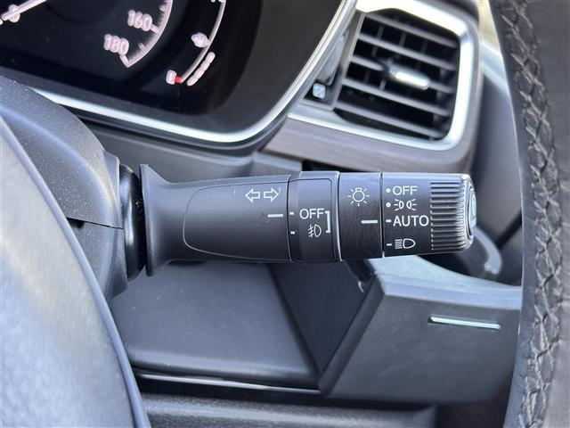 オデッセイハイブリッド ｅ：ＨＥＶアブソルート・ＥＸ　ホンダセンシング　ＢＳＭ　純正１１．６インチフリップダウンモニター　純正１０インチナビ　マルチビューカメラシステム　ＥＴＣ２．０　ドライブレコーダー　ハンズフリーパワーバックドア　両側電動スライドドア（23枚目）