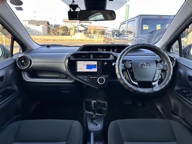 アクア Ｓスタイルブラック　セーフティセンス　パノラミックビューモニター　純正ナビ　ＥＴＣ２．０　ドライブレコーダー　ＬＥＤヘッドランプ　インテリジェントクリアランスソナー　プリクラッシュセーフティ　レーンディパーチャーアラート（3枚目）