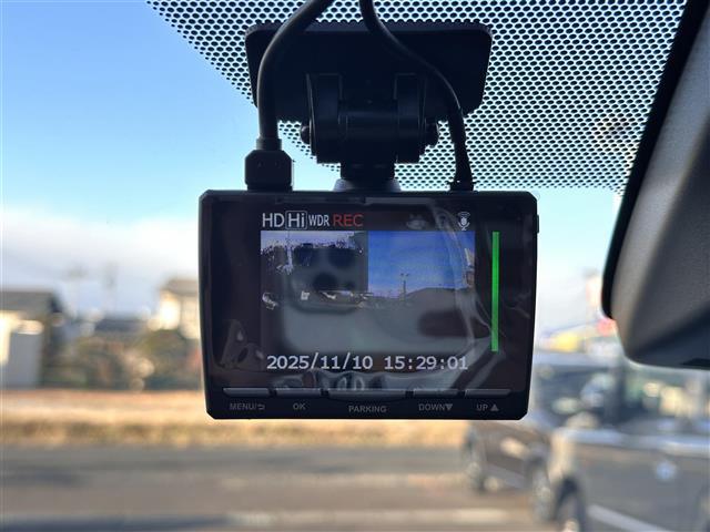 アクア Ｓスタイルブラック　セーフティセンス　パノラミックビューモニター　純正ナビ　ＥＴＣ２．０　ドライブレコーダー　ＬＥＤヘッドランプ　インテリジェントクリアランスソナー　プリクラッシュセーフティ　レーンディパーチャーアラート（7枚目）