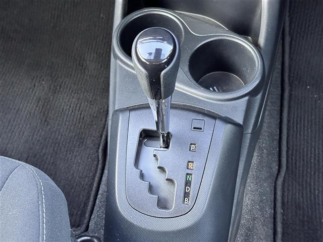 アクア Ｓスタイルブラック　セーフティセンス　パノラミックビューモニター　純正ナビ　ＥＴＣ２．０　ドライブレコーダー　ＬＥＤヘッドランプ　インテリジェントクリアランスソナー　プリクラッシュセーフティ　レーンディパーチャーアラート（13枚目）