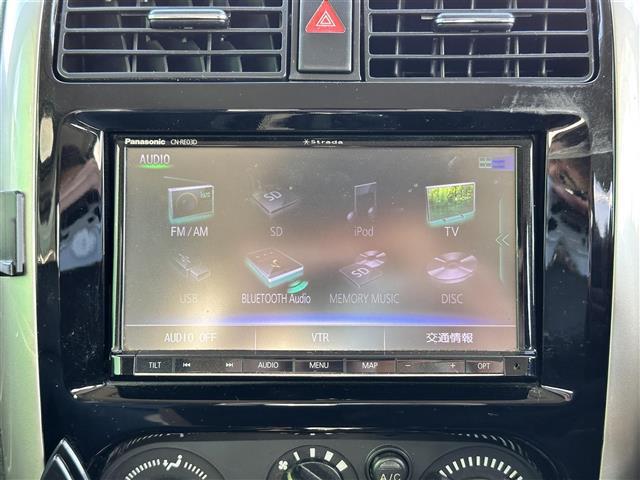 ジムニー ランドベンチャー　特別仕様車ランドベンチャー　インタークーラーターボ　パートタイム４ＷＤ（高低二段切替式）　ナビＴＶ　シートヒーター　フォグランプ　メッキグリル　ドアバイザー　メーター３眼クロムメッキリング　純正ＡＷ（4枚目）