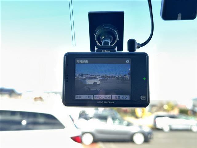 ジムニー ランドベンチャー　特別仕様車ランドベンチャー　インタークーラーターボ　パートタイム４ＷＤ（高低二段切替式）　ナビＴＶ　シートヒーター　フォグランプ　メッキグリル　ドアバイザー　メーター３眼クロムメッキリング　純正ＡＷ（6枚目）