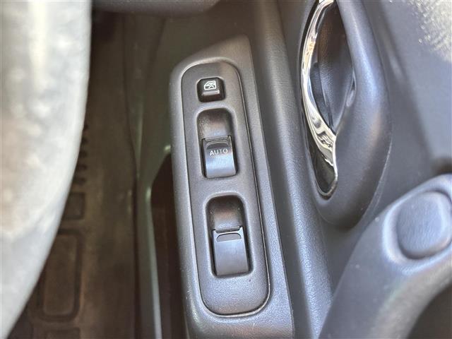 ジムニー ランドベンチャー　特別仕様車ランドベンチャー　インタークーラーターボ　パートタイム４ＷＤ（高低二段切替式）　ナビＴＶ　シートヒーター　フォグランプ　メッキグリル　ドアバイザー　メーター３眼クロムメッキリング　純正ＡＷ（13枚目）