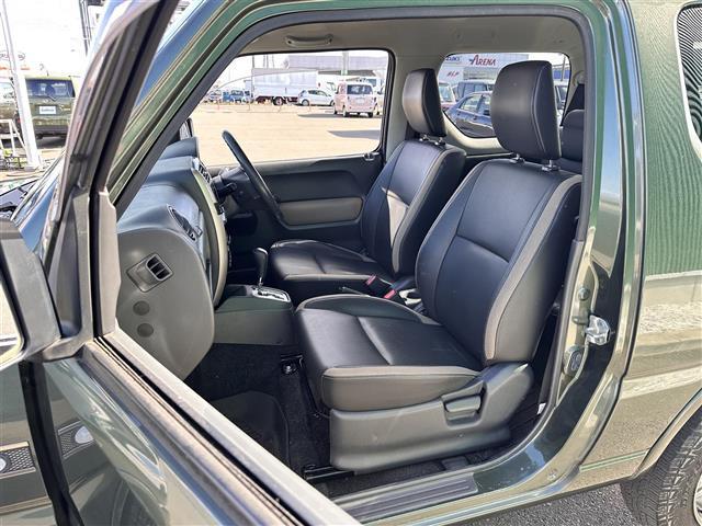 ジムニー ランドベンチャー　特別仕様車ランドベンチャー　インタークーラーターボ　パートタイム４ＷＤ（高低二段切替式）　ナビＴＶ　シートヒーター　フォグランプ　メッキグリル　ドアバイザー　メーター３眼クロムメッキリング　純正ＡＷ（29枚目）