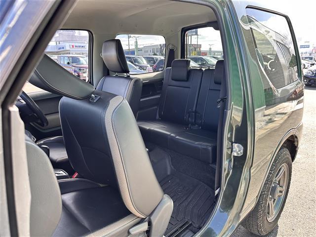 ジムニー ランドベンチャー　特別仕様車ランドベンチャー　インタークーラーターボ　パートタイム４ＷＤ（高低二段切替式）　ナビＴＶ　シートヒーター　フォグランプ　メッキグリル　ドアバイザー　メーター３眼クロムメッキリング　純正ＡＷ（31枚目）