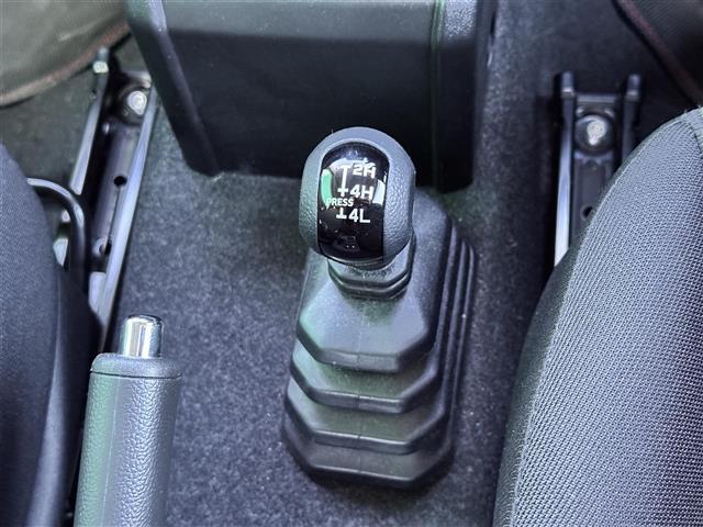 ジムニー ＸＣ　セーフティサポート　クルーズコントロール　純正ディスプレイオーディオ　ＣＤ／ＤＶＤ／Ｂｌｕｅｔｏｏｔｈ　ＥＴＣ　シートヒーター　ＲＡＹＳ１６インチアルミホイール　トーヨーオープンカントリータイヤ（12枚目）