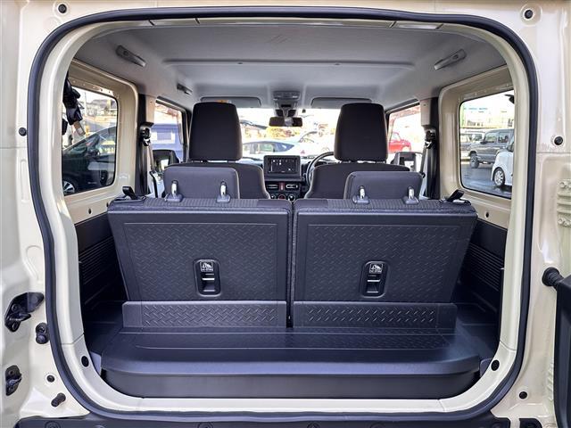 ジムニー ＸＣ　セーフティサポート　クルーズコントロール　純正ディスプレイオーディオ　ＣＤ／ＤＶＤ／Ｂｌｕｅｔｏｏｔｈ　ＥＴＣ　シートヒーター　ＲＡＹＳ１６インチアルミホイール　トーヨーオープンカントリータイヤ（33枚目）