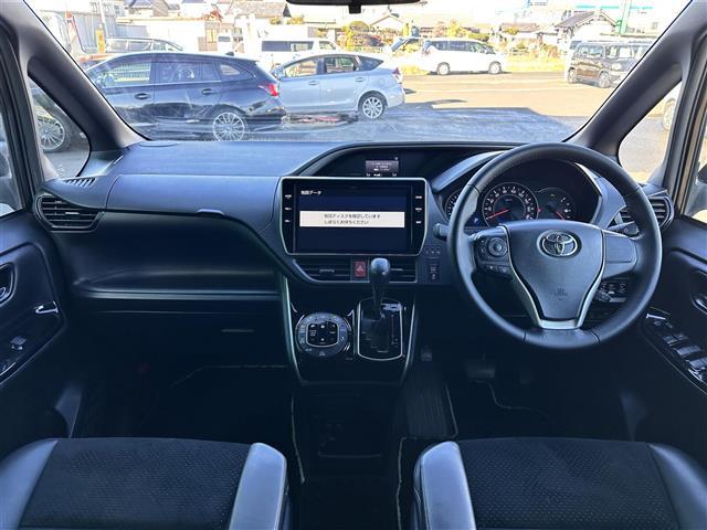 ヴォクシー ＺＳ　煌ＩＩＩ　セーフティセンス　クルーズコントロール　クリアランスソナー　純正１２インチフリップダウンモニター　純正１０インチナビ　バックカメラ　ＥＴＣ　両側電動スライドドア　ハーフレザーシート　純正アルミホイール（3枚目）