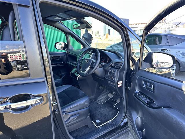 ヴォクシー ＺＳ　煌ＩＩＩ　セーフティセンス　クルーズコントロール　クリアランスソナー　純正１２インチフリップダウンモニター　純正１０インチナビ　バックカメラ　ＥＴＣ　両側電動スライドドア　ハーフレザーシート　純正アルミホイール（27枚目）